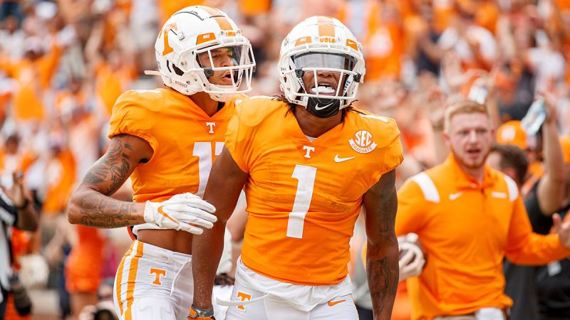 Tennessee Vols Football Meets Florida Gators In Gainesville Tonight 